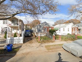 Home for Pre-foreclosure South Jamaica, Queens