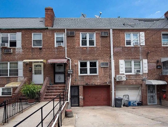 Single-family for Sale Kew Gardens Hills, Queens