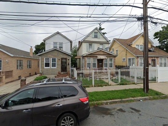 Single-family for Pre-foreclosure / auction South Jamaica, Queens