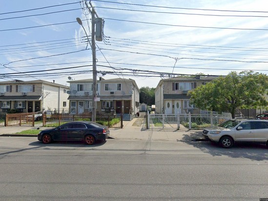 Multi-family for Pre-foreclosure Springfield Gardens, Queens