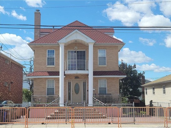 Multi-family for Sale Brookville, Queens