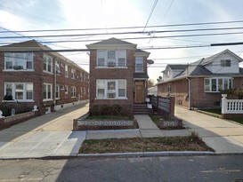 Home for Pre-foreclosure Whitestone, Queens