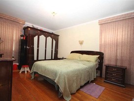 Home for Sale Briarwood, Queens