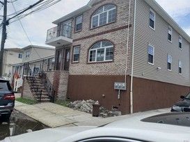 Home for New construction Brookville, Queens