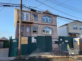 Home for New construction Brookville, Queens