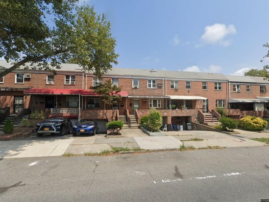 Single-family for Pre-foreclosure Flushing, Queens