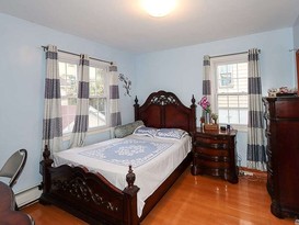 Home for Sale Briarwood, Queens