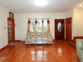 Home for Sale Briarwood, Queens