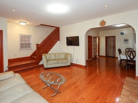 Home for Sale Briarwood, Queens