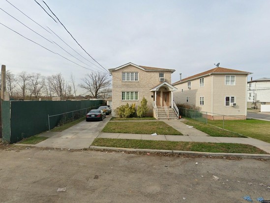 Multi-family for Pre-foreclosure Rosedale, Queens