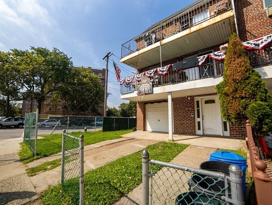 Multi-family for Sale Howard Beach, Queens