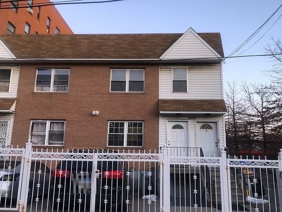 Single-family for Pre-foreclosure / auction Crotona Park East, Bronx