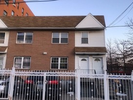 Home for Pre-foreclosure / auction Crotona Park East, Bronx