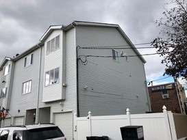 Home for Pre-foreclosure / auction Tottenville, Staten Island