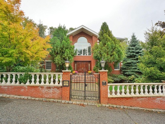 Single-family for Sale Todt Hill, Staten Island