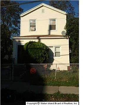 Single-family for Pre-foreclosure / auction Clifton, Staten Island