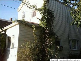 Home for Pre-foreclosure / auction Clifton, Staten Island