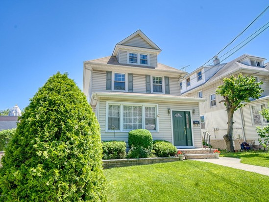 Single-family for Sale Sunnyside, Staten Island