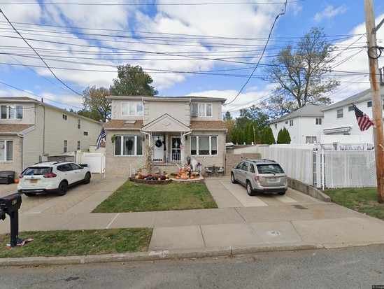 Single-family for Pre-foreclosure Tottenville, Staten Island