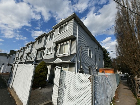 Townhouse for Sale South Beach, Staten Island