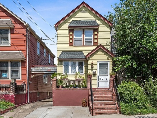 Single-family for Sale Briarwood, Queens