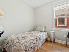 Home for Sale Briarwood, Queens