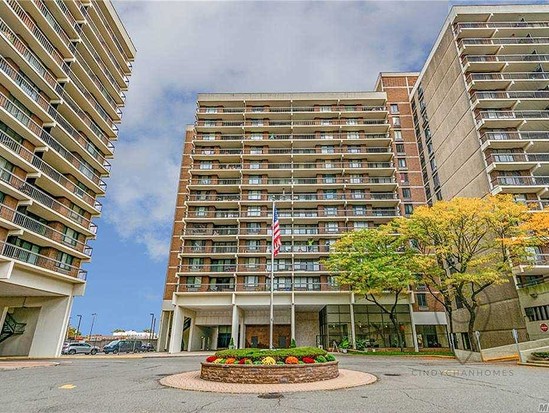 Condo for Sale Kew Gardens Hills, Queens