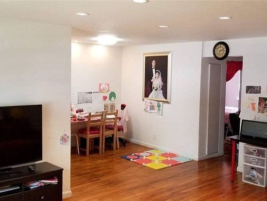 Condo for Sale Kew Gardens Hills, Queens