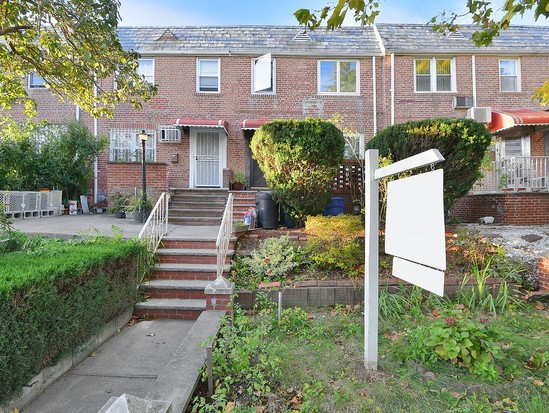 Single-family for Sale Kew Gardens Hills, Queens