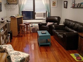 Home for Pre-foreclosure / auction Kew Gardens Hills, Queens