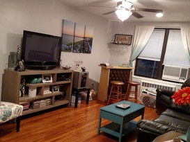 Home for Pre-foreclosure / auction Kew Gardens Hills, Queens