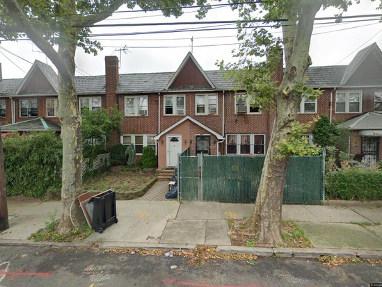 Single-family for Pre-foreclosure Briarwood, Queens