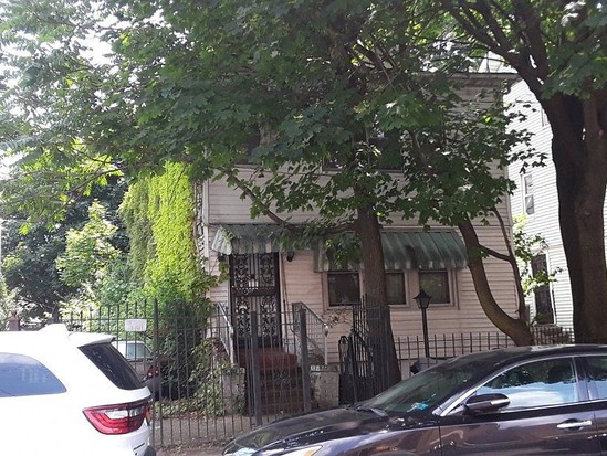 Single-family for Pre-foreclosure / auction Jamaica, Queens