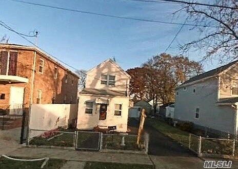 Single-family for Pre-foreclosure / auction South Ozone Park, Queens