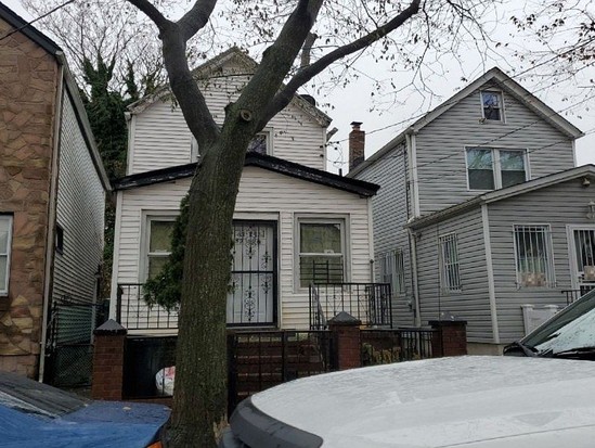 Single-family for Pre-foreclosure / auction South Jamaica, Queens