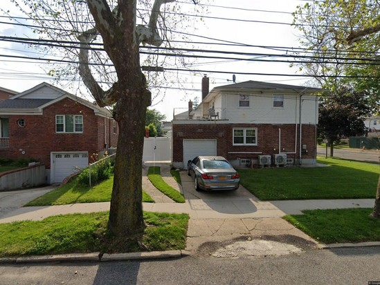 Single-family for Pre-foreclosure Flushing, Queens