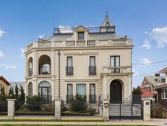 Single-family for Sale Neponsit, Queens