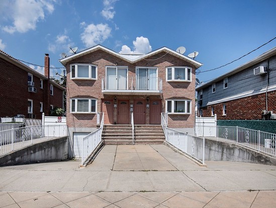 Multi-family for Sale Whitestone, Queens