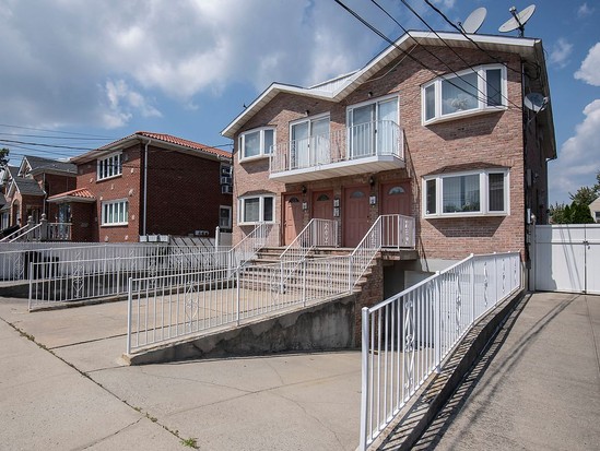 Multi-family for Sale Whitestone, Queens