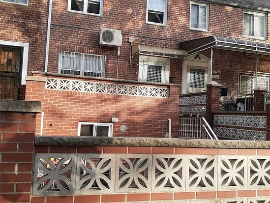 Townhouse for Sale Kew Gardens Hills, Queens