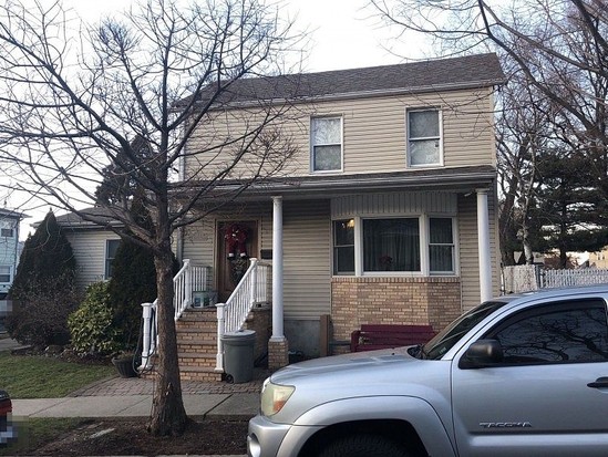 Single-family for Pre-foreclosure / auction New Brighton, Staten Island