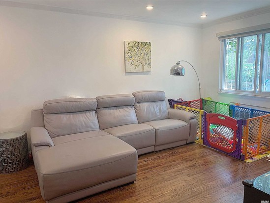 Townhouse for Sale Kew Gardens Hills, Queens