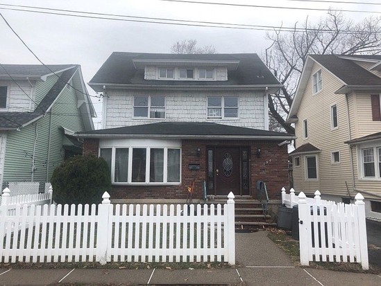 Single-family for Pre-foreclosure / auction West Brighton, Staten Island