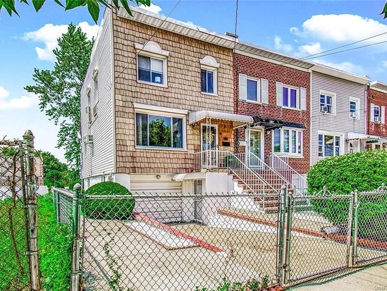 Single-family for Sale Throggs Neck, Bronx