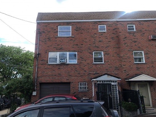 Single-family for Pre-foreclosure / auction Morris Park, Bronx