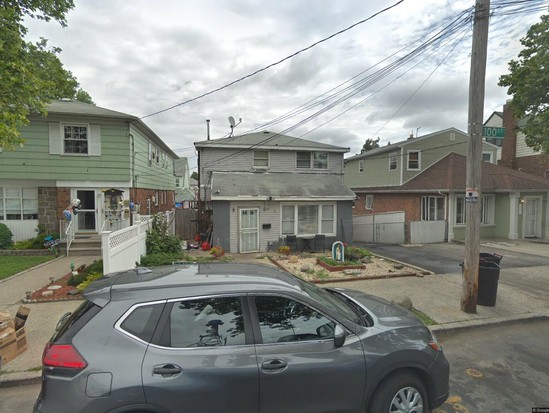 Multi-family for Pre-foreclosure / auction Howard Beach, Queens