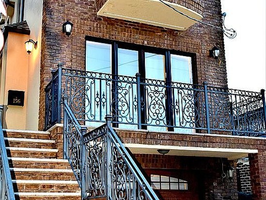 Single-family for Sale Manhattan Beach, Brooklyn