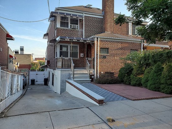 Single-family for Sale Morris Park, Bronx