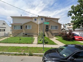 Home for Pre-foreclosure Springfield Gardens, Queens