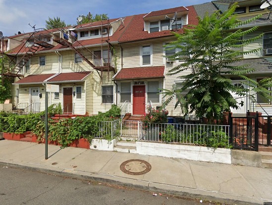 Single-family for Pre-foreclosure Jamaica, Queens